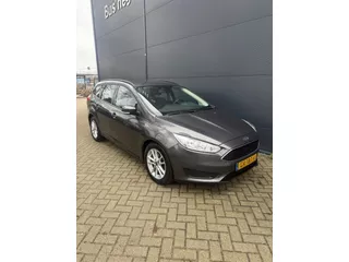 Ford Focus Wagon 1,0/Navi/bluetoo/Airco/cruise/park sensoren/